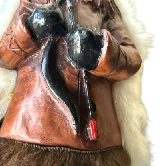 Vintage Kiana Inuit Eskimo Doll Set with Drum & Bow Handcrafted - Picture 6 of 6